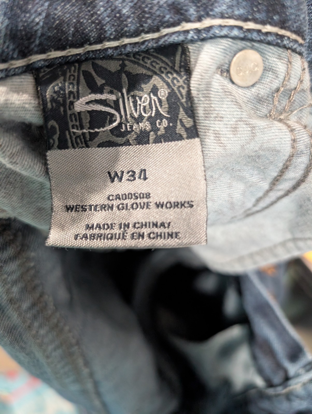 Silver Jeans Co Suki Mid Capri Jeans W34 Studded Distressed Pocket Stretch Blue