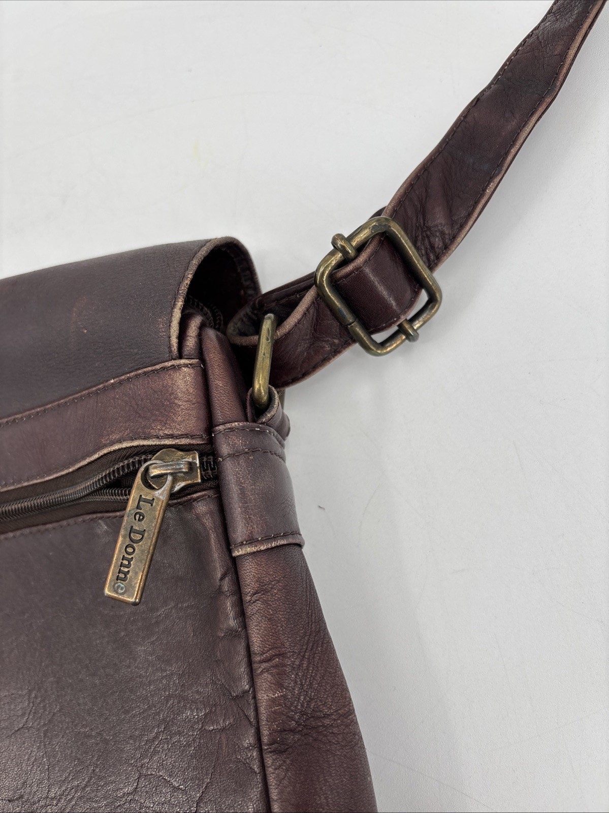 Vintage Le Donne Simple Brown Leather Flap Crossbody Purse/Bag 12”x9.5”