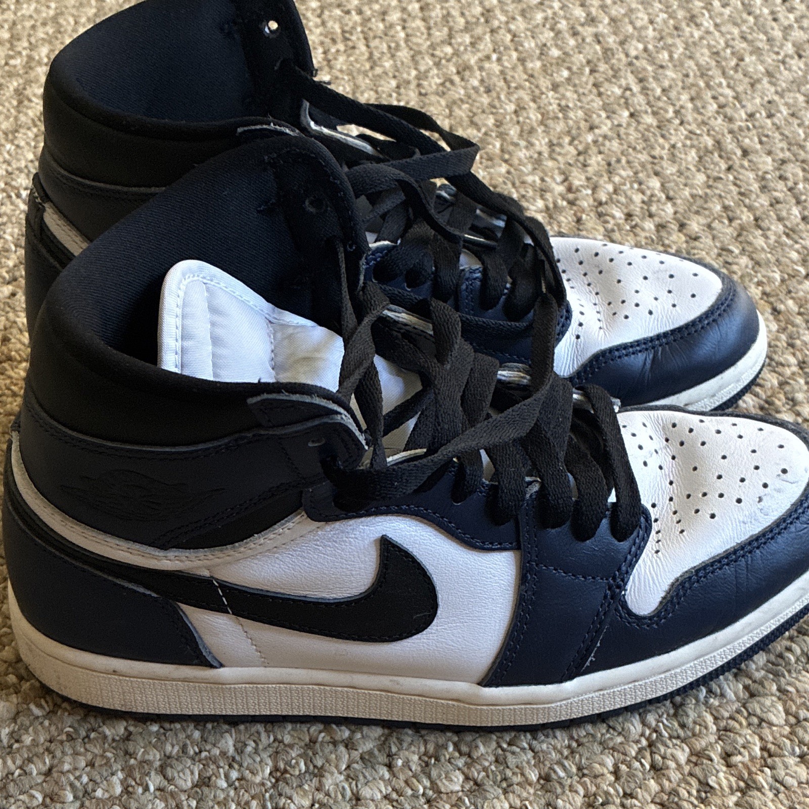 Nike Air Jordan 1 Mid Top Men’s Leather Colorblock Sneakers Lace-Up