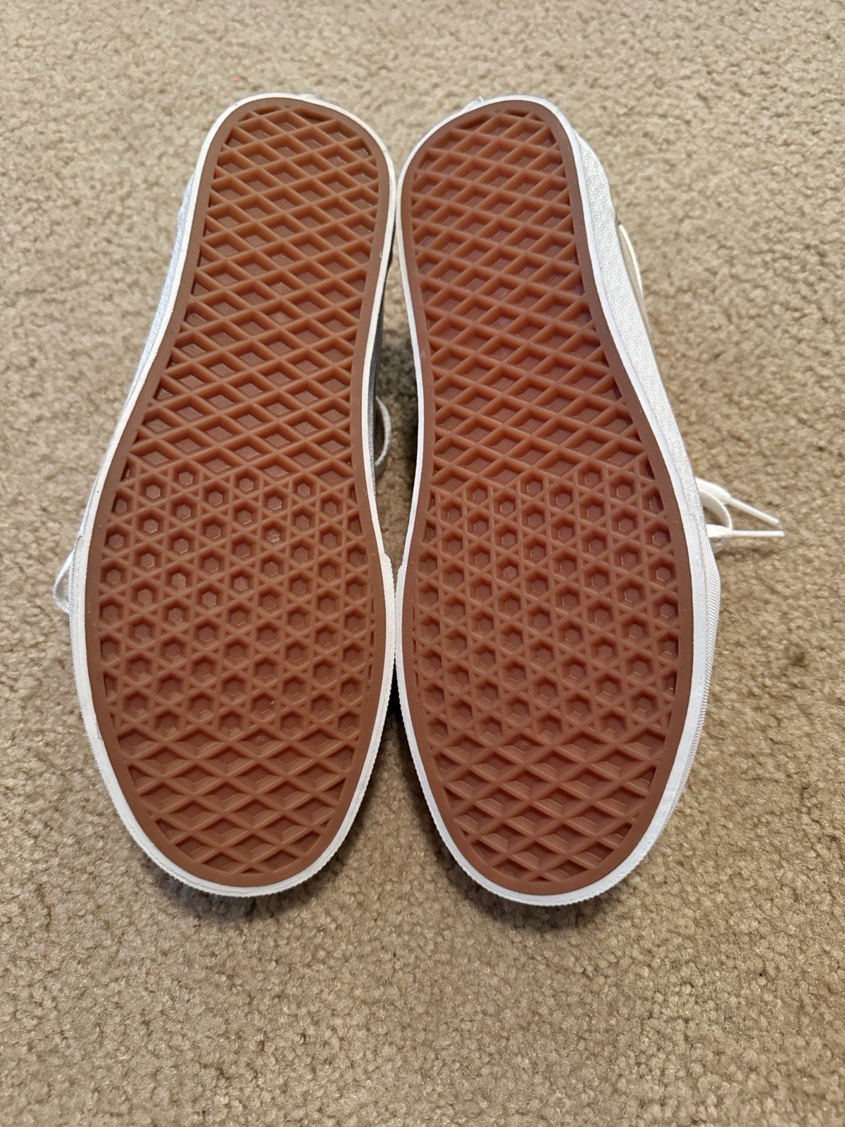 Women’s Vans Ward Lo Sneakers Size 10 Taupe And White