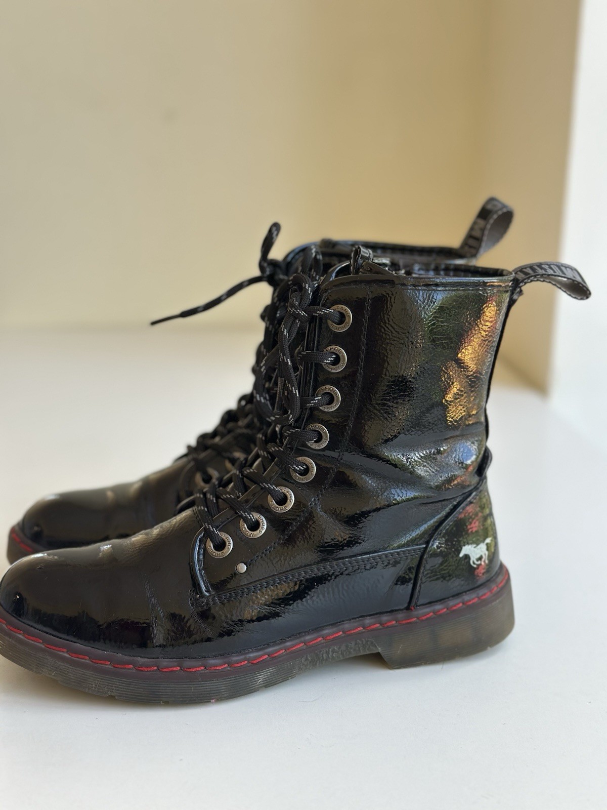 Mustang Black Patent Lace-Up Boots – Soft Lined – Size 40 (26 cm Insole)
