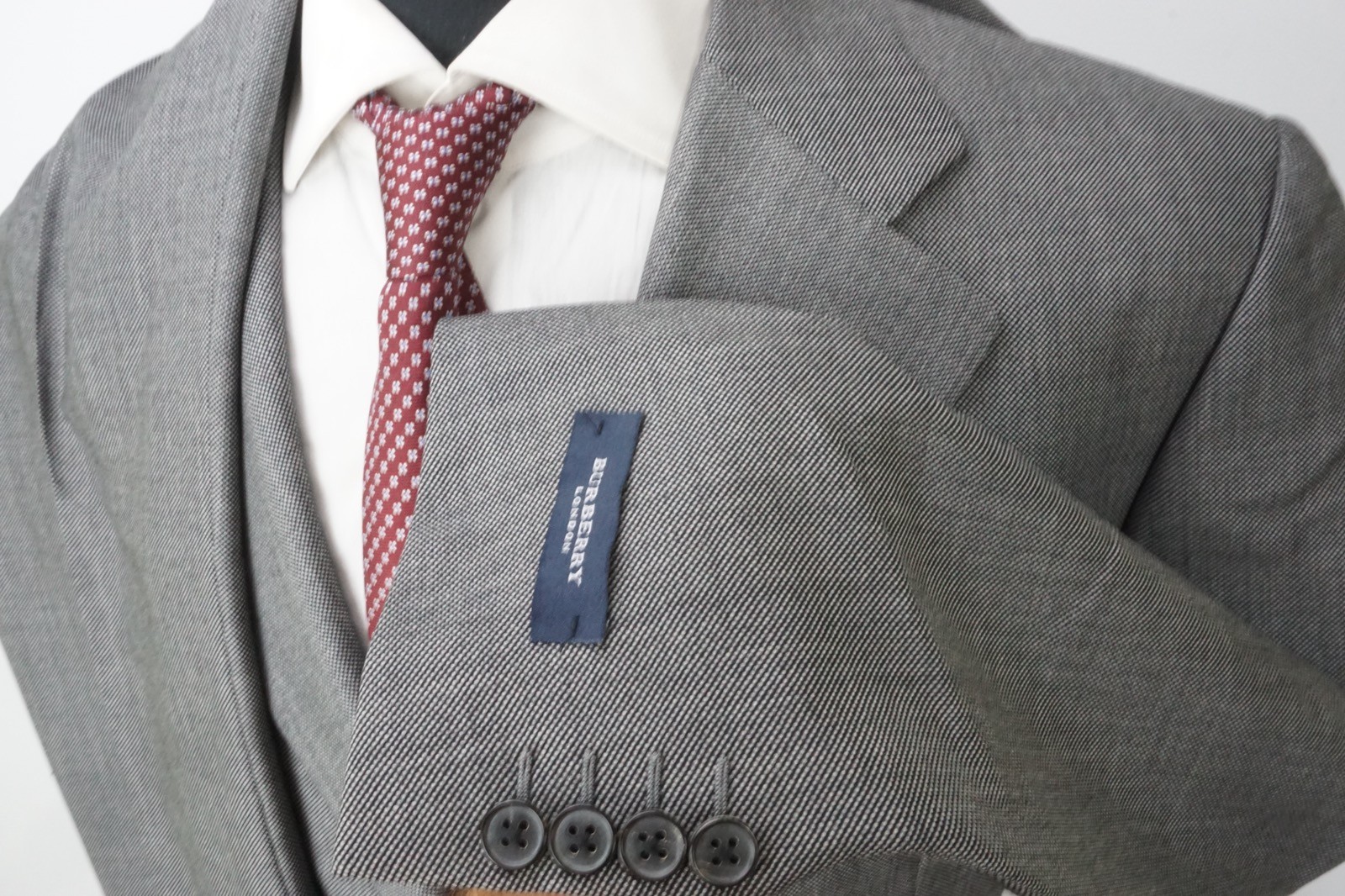 Burberry London Gray Nailhead Wool 2 Pc Suit Jacket Pants 44S BRAND NEW