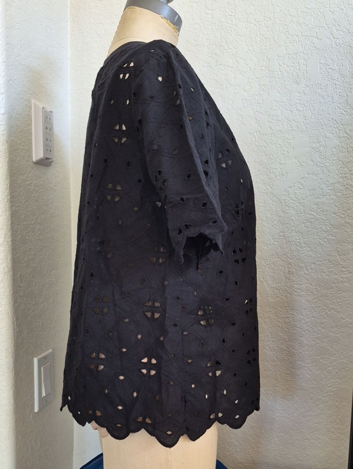 Who What Wear -Cut Out Design 100% Cotton Top Sz Medium