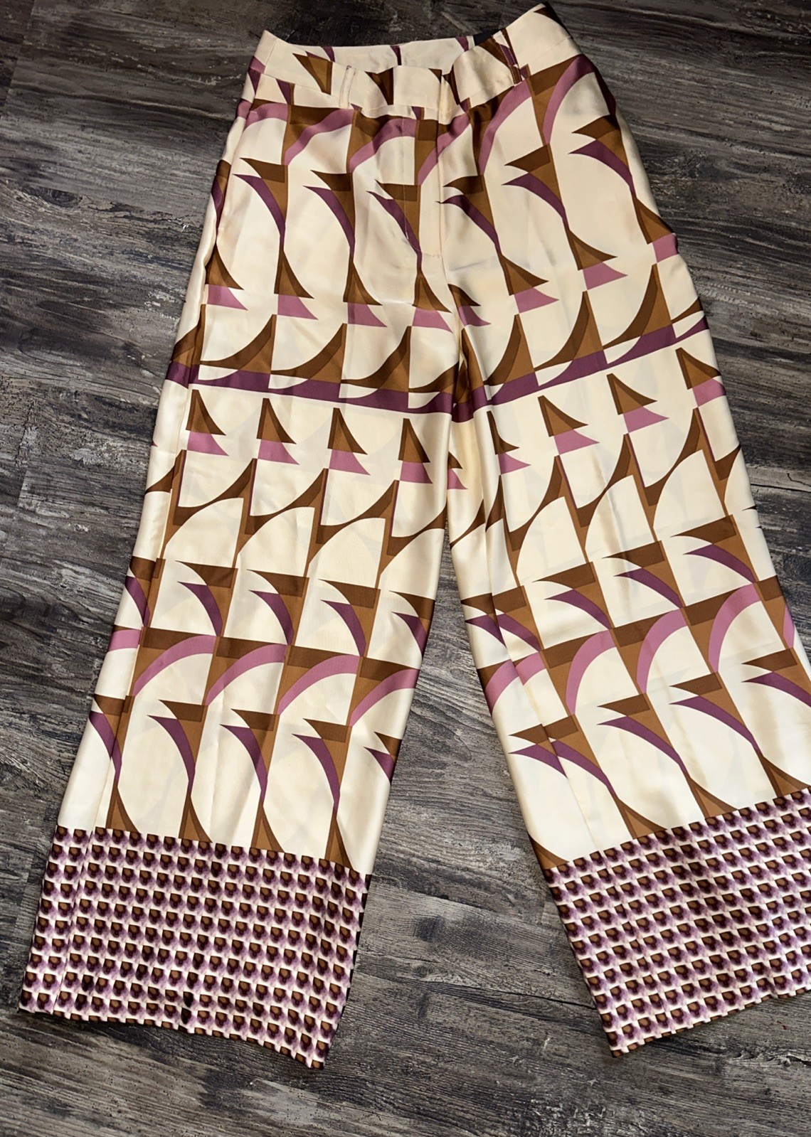 Worthington Silky Smooth Wide Leg Women’s 6 Geo Border Pants Slight Imperfection