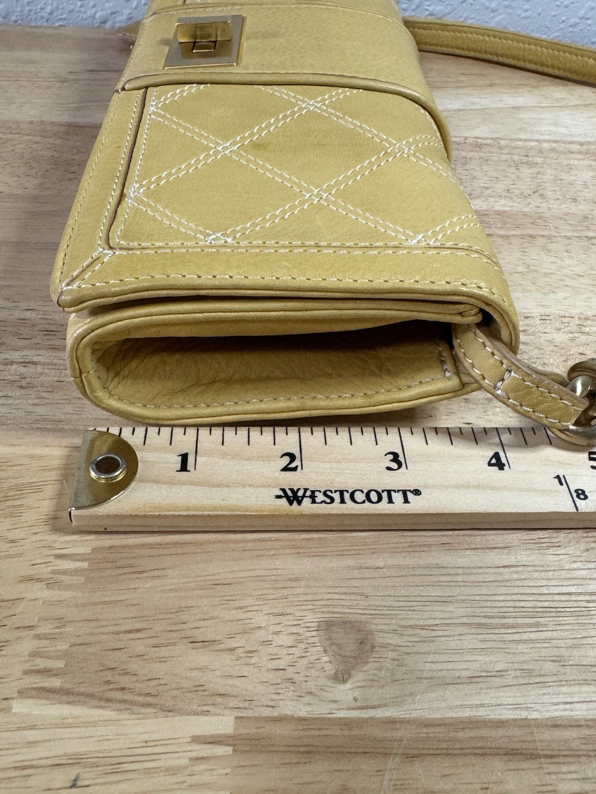 Liz Claiborne Geniune Yellow Leather Y2K Baggett Style Shoulder Handbag