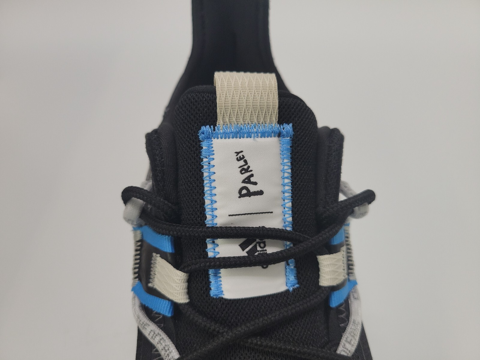 adidas Ultraboost 22 X Parley Women’s Running Shoes Sneaker Black Sz 10 HQ6533