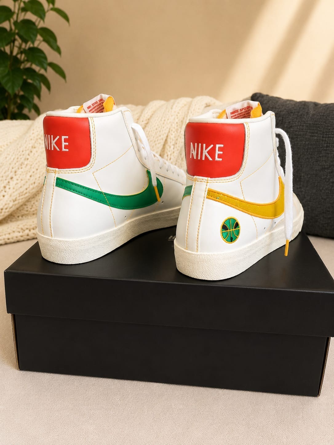 Nike Blazer Mid 77 Vintage Men’s Size 10.5 White Habanero Red BQ6806-177