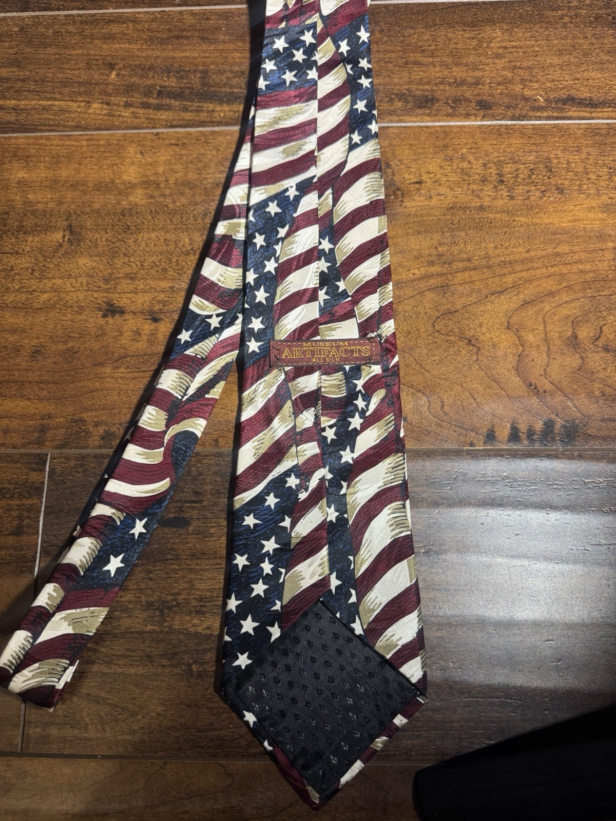 Museum Artifacts Men’s Silk Woven Pointed Tie American Flag Lady Liberty