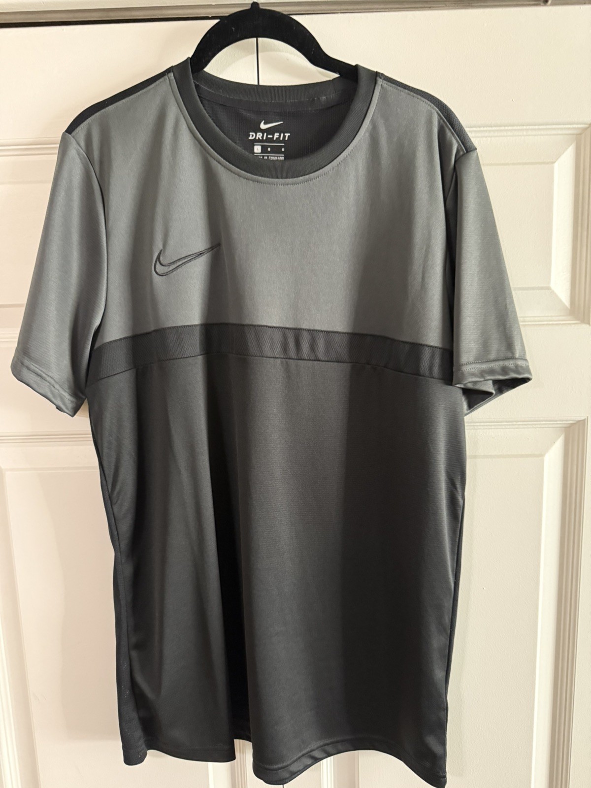 Mens Dri-Fit Nike Shirt Practice Soccer / Football / Tennis CD1074-010 Large