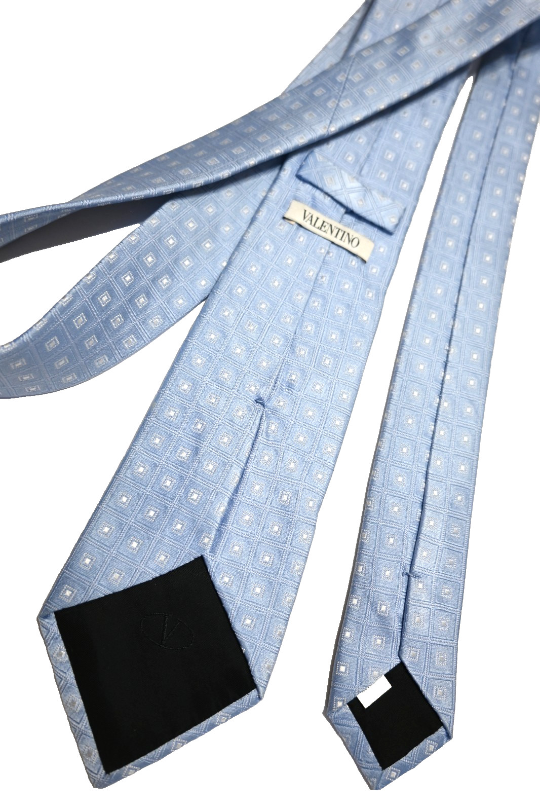 VALENTINO MEN’S TIE BLUE/GEOMETRIC WIDTH: 3.25″ LENGTH: 60″