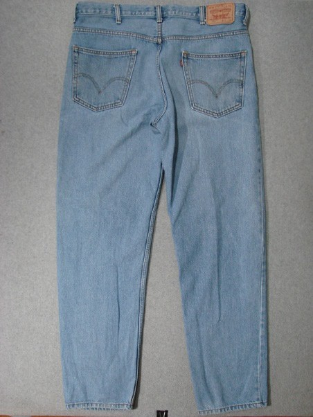 TD03446 2010 **LEVI’S** 550 RELAXED FIT JEANS 35×34 (msr 38″x34″)