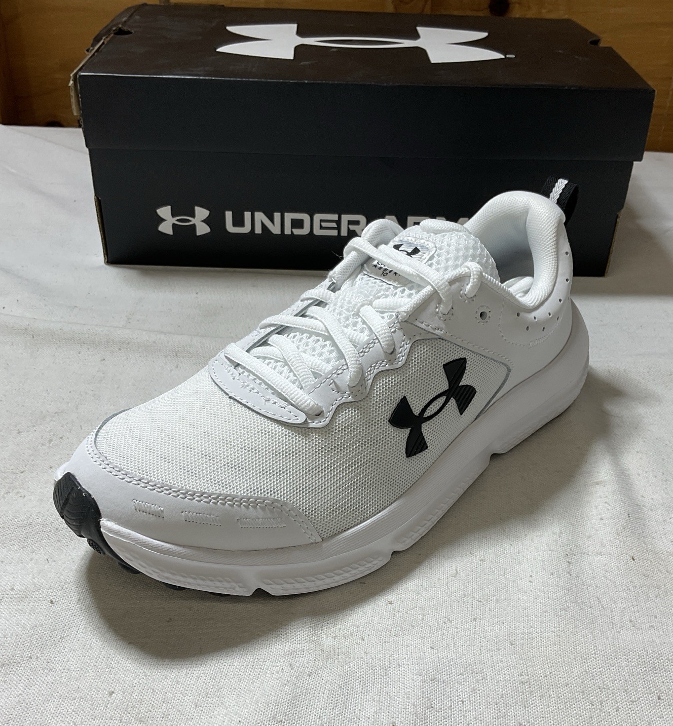Under Armour Men’s UA Charged Assert 10 3026175-104 Shoes White/Black US 9.5M H5