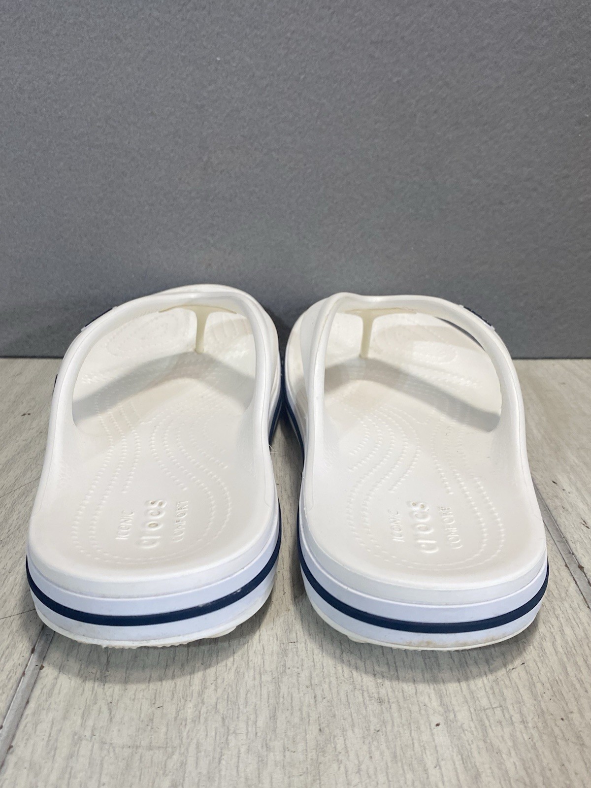 Crocs White Bayaband Flip Flops Sandals – Men’s 6 Woman’s 8 Thong Style