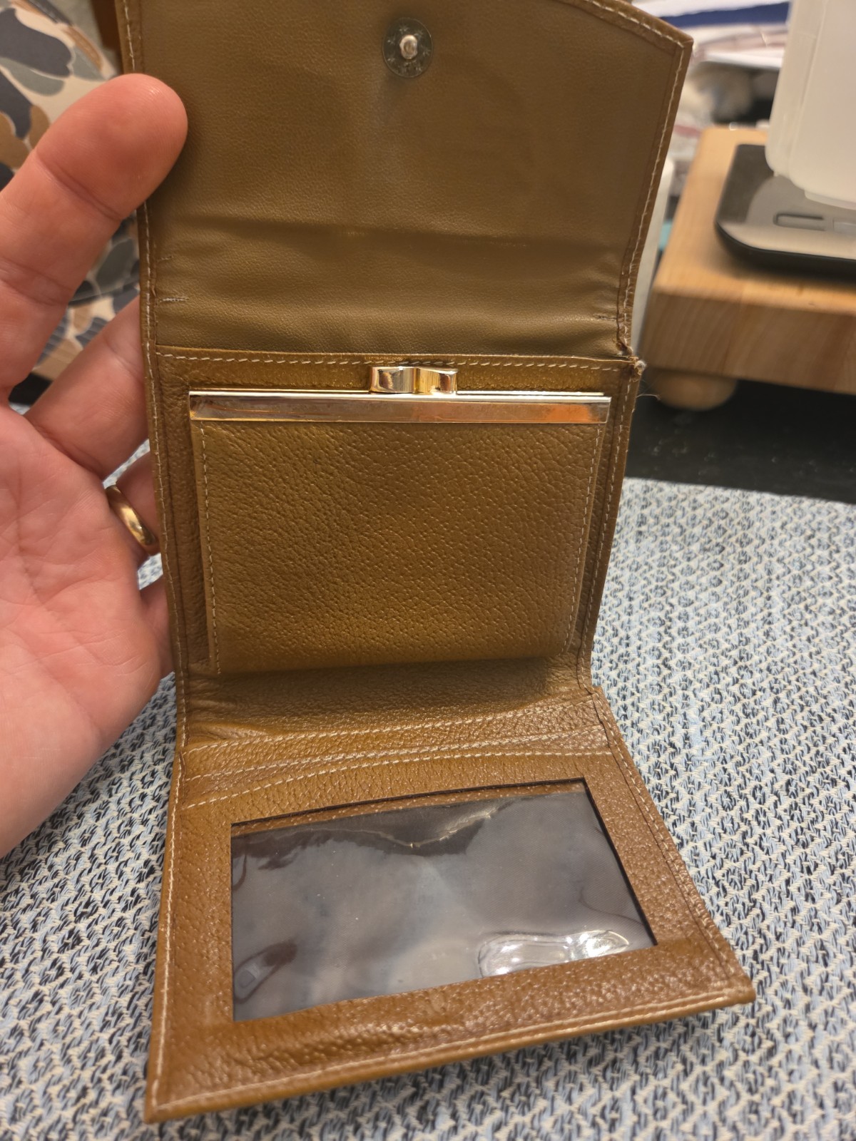 Vintage Gucci Trifold Wallet One Small Rip Starting In Corner Seen In Pictures