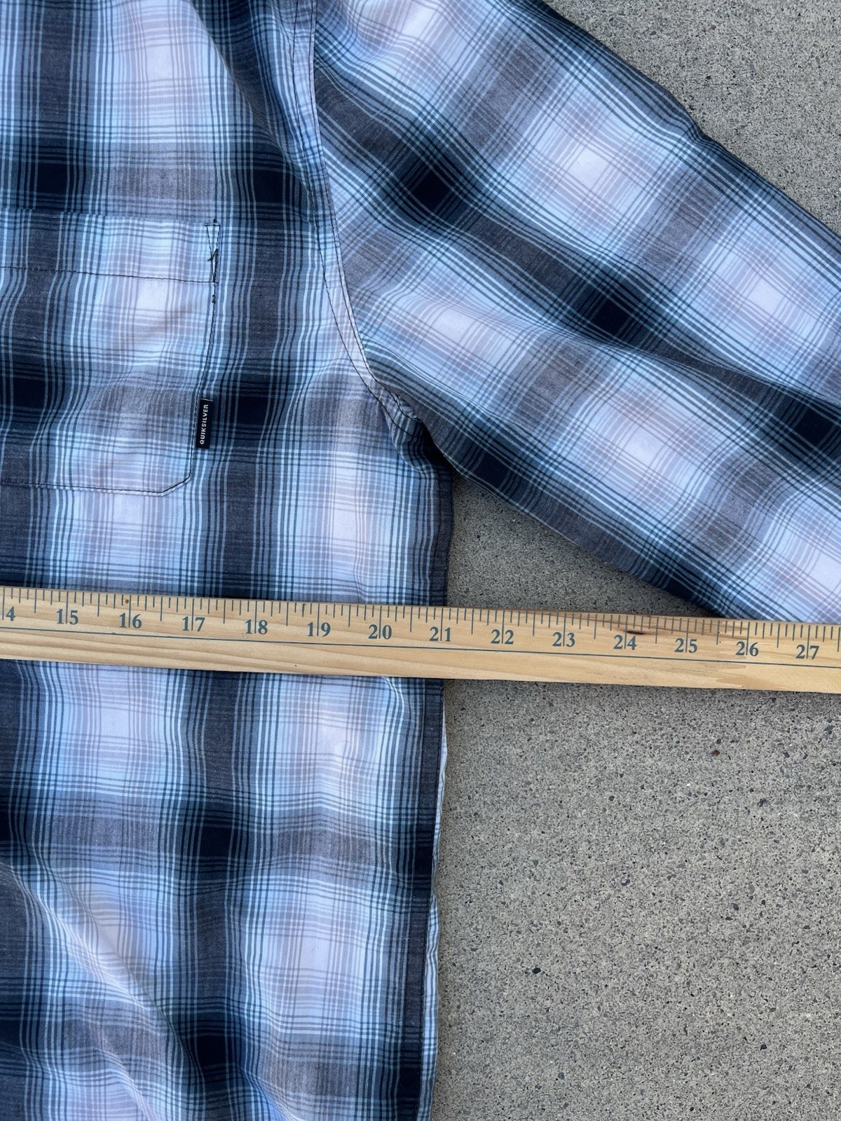 Quiksilver Modern Fit Plaid Long Sleeve Button-Up Shirt L Blue Gray White