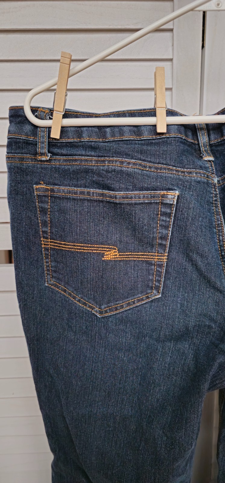 Arizona Women’s Junior Size 15 Stretch Blue Jeans… Excellent condition (P004)