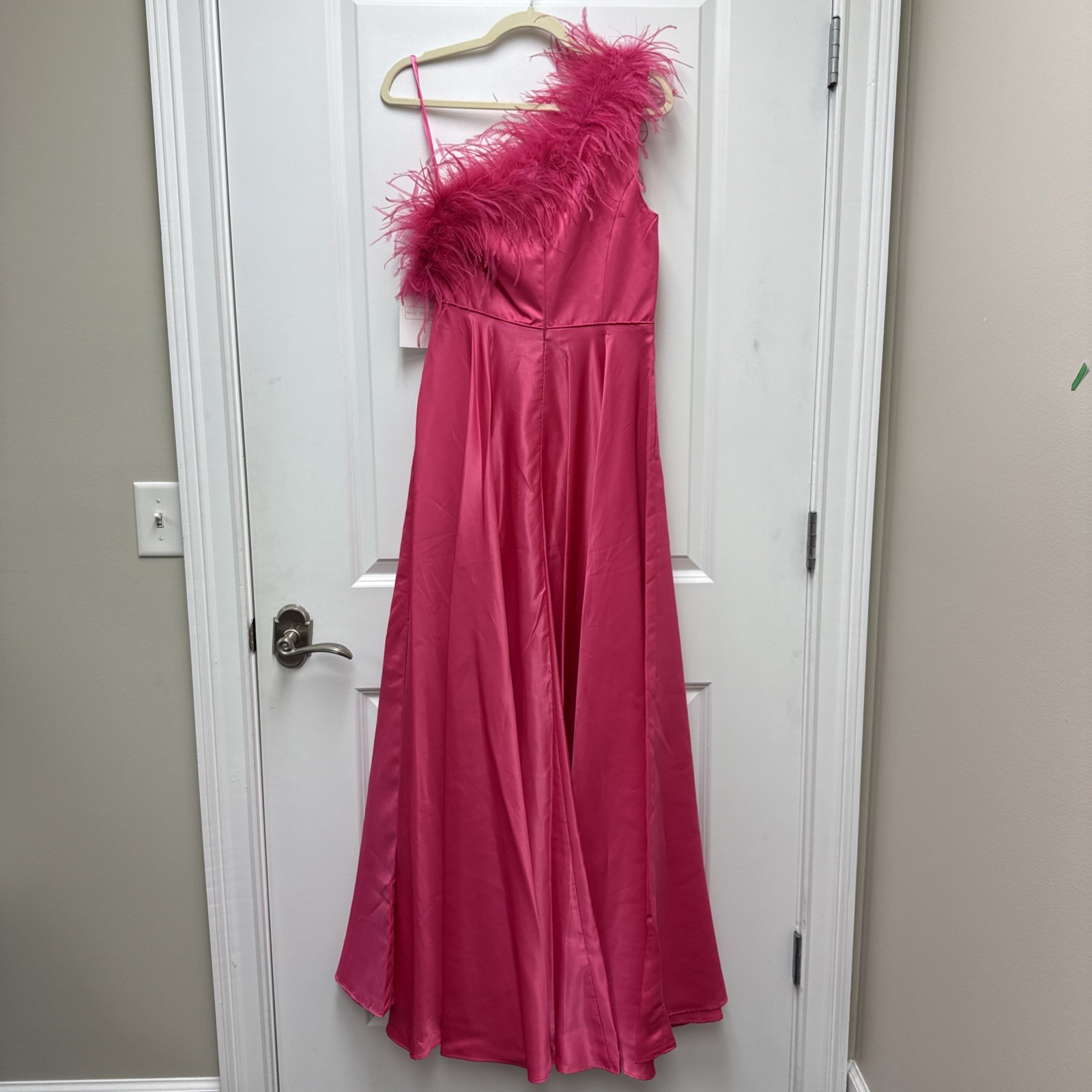 Mac Duggal Size 4 Pink 11684 One Shoulder A-Line Maxi Gown Feather Prom Dress