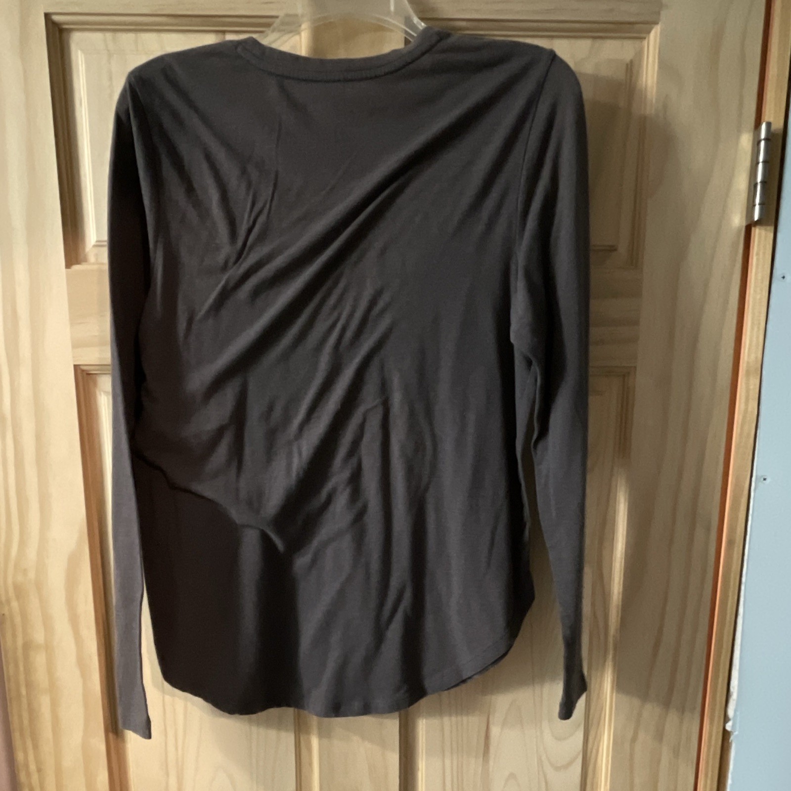 Under Armour Women’s M Loose Fit Long Sleeve Crew Neck T-Shirt Black Pink
