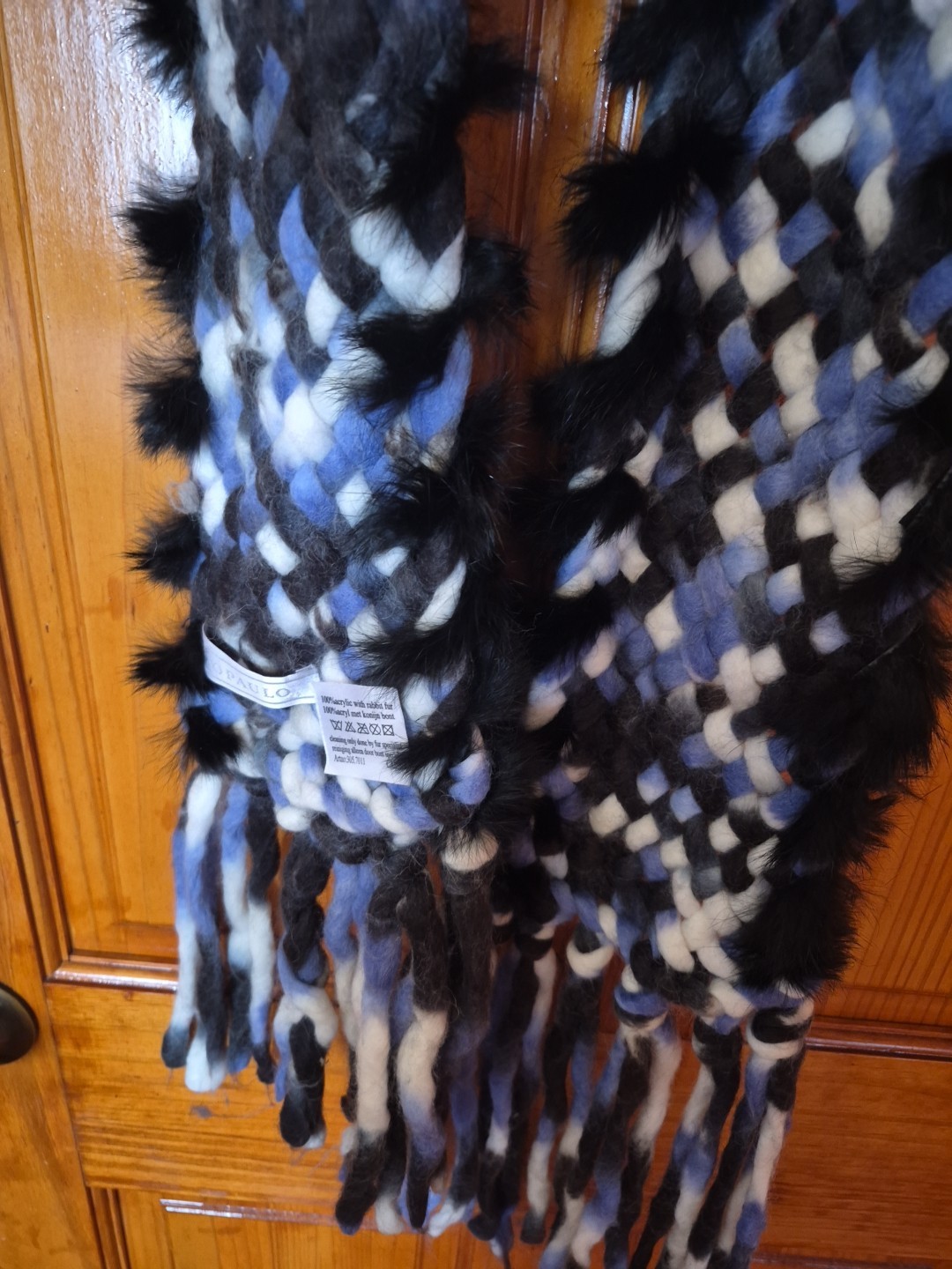 SAOPAULO Genuine Rabbit Fur Crocheted Scarf Tasseld 70″ L x 7″W NWOT