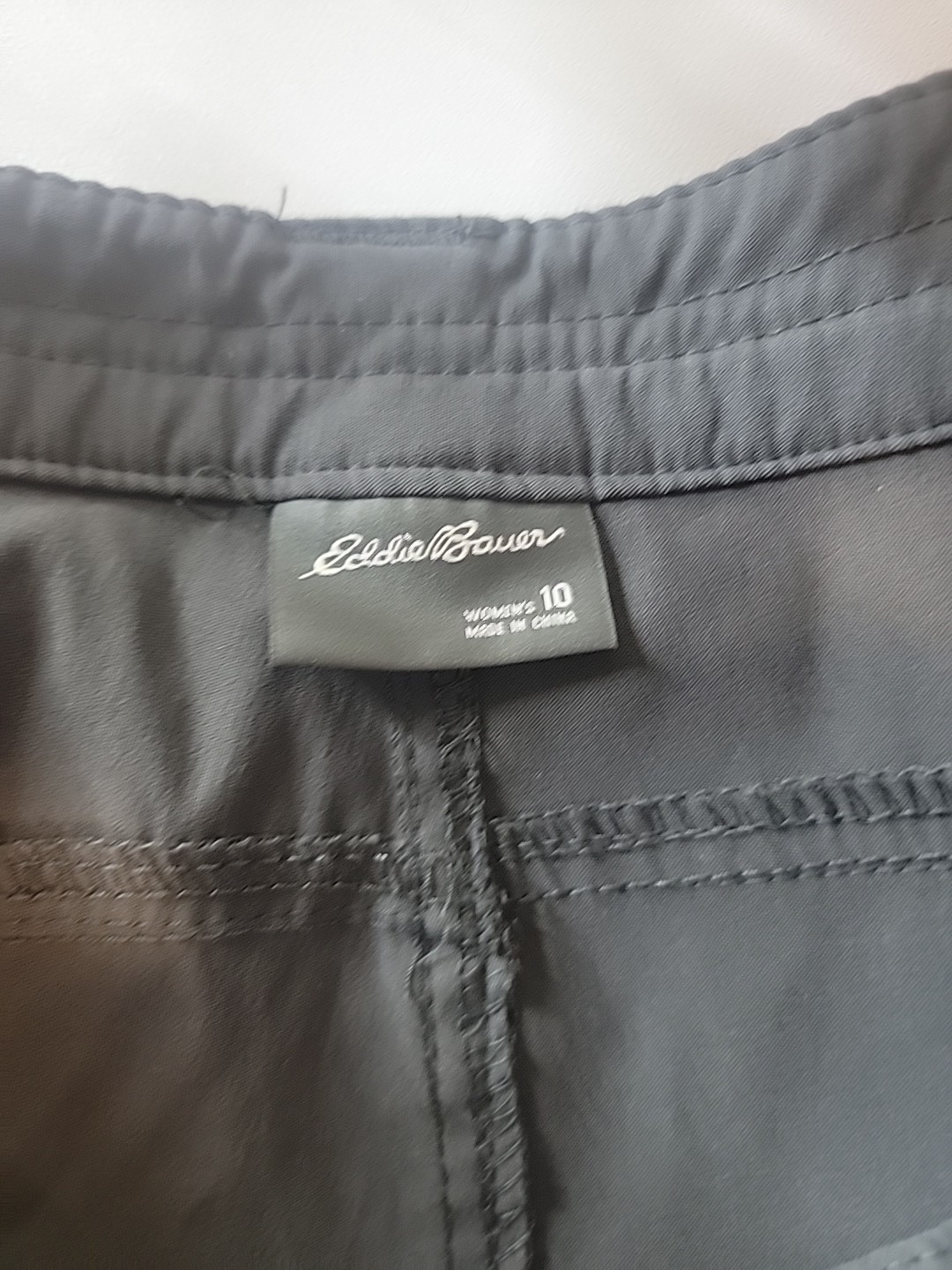 Eddie Bauer Ladies Rainier Capri Pants Gray Size 10 New