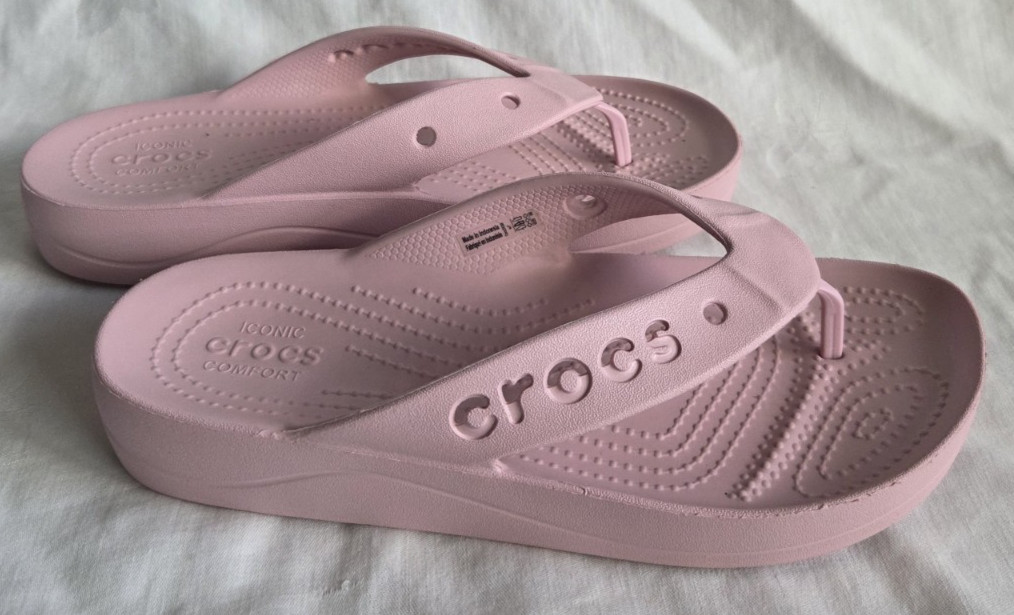 Crocs Womens Baya Flip Flop Platform Sandals W7 Petal Pink Iconic Comfort