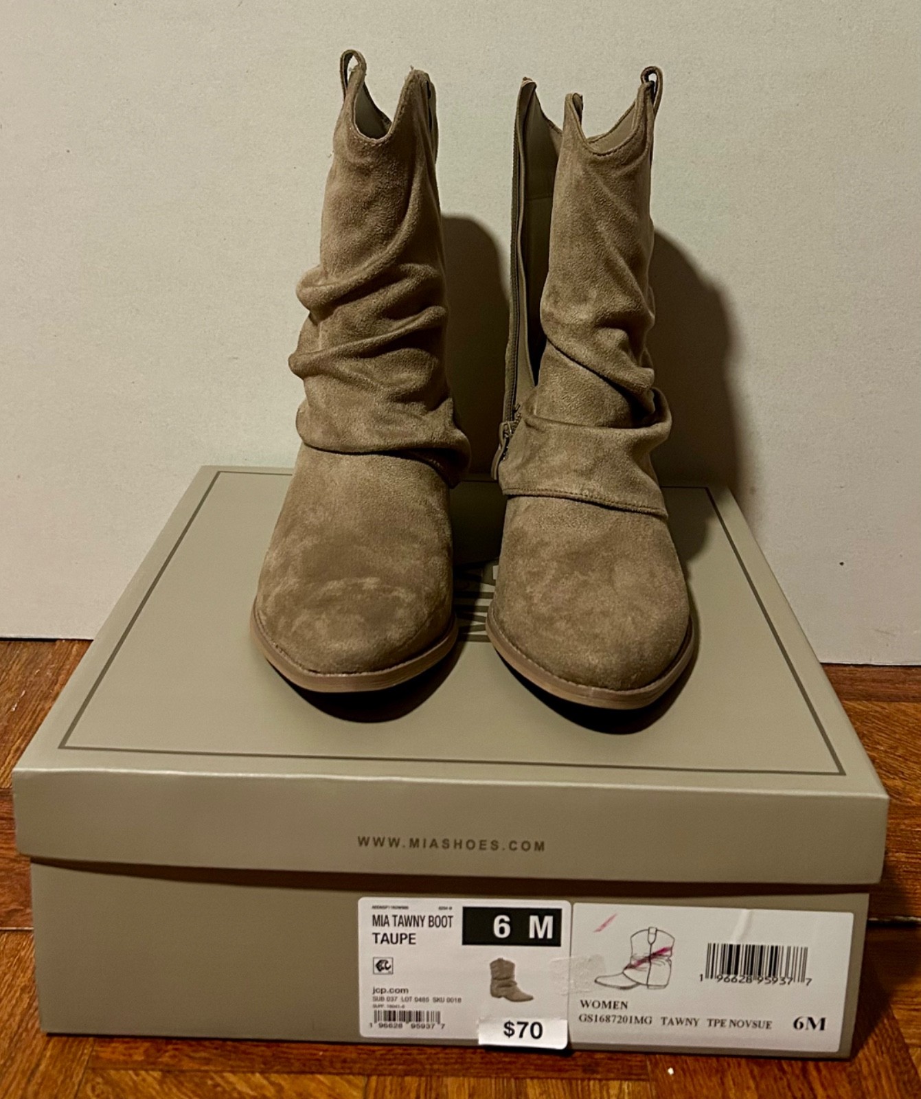 Mia Tawny Boots size 6 new