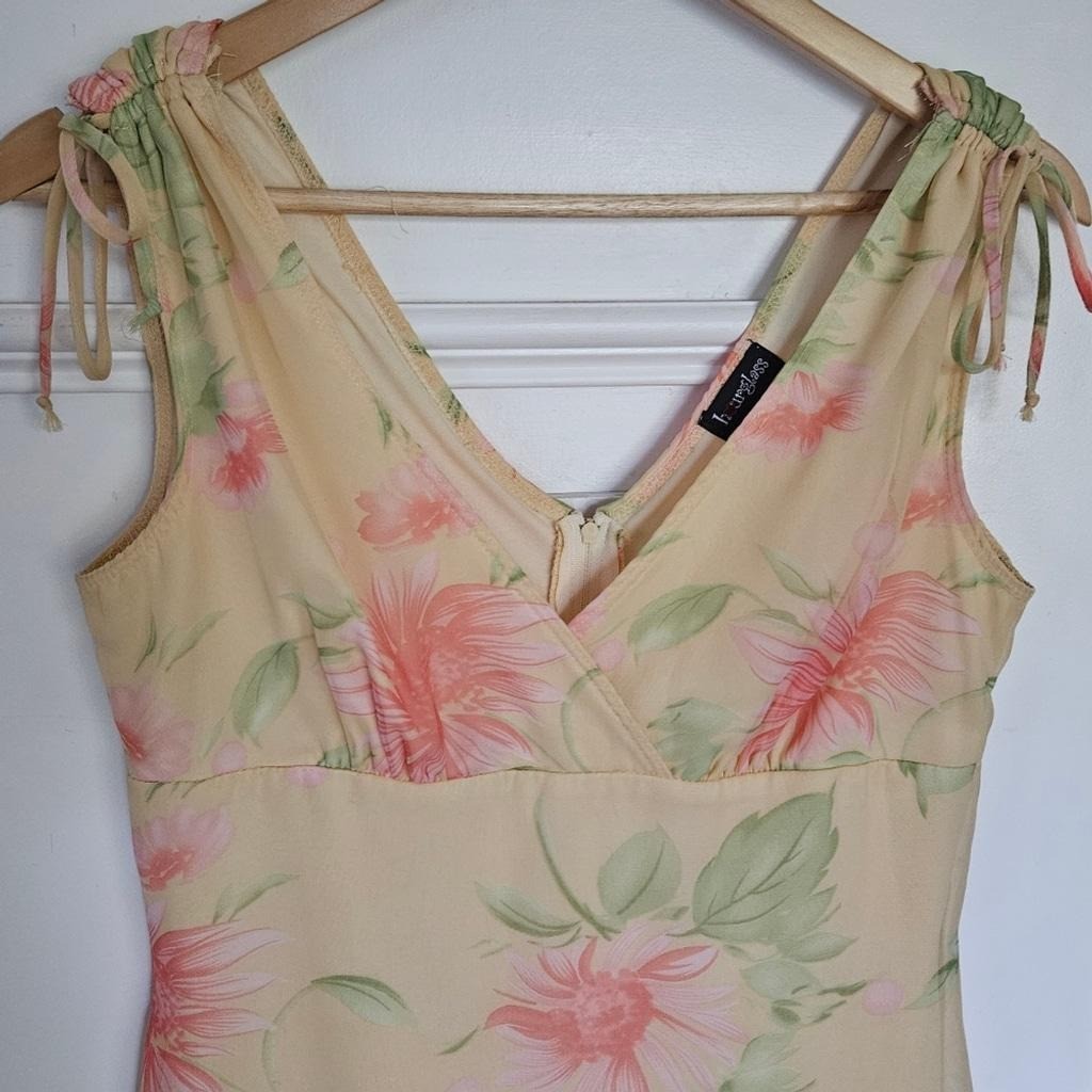 Y2K Hourglass Butter Yellow and Pink Knee-Length Floral Summer Cocktail Dress