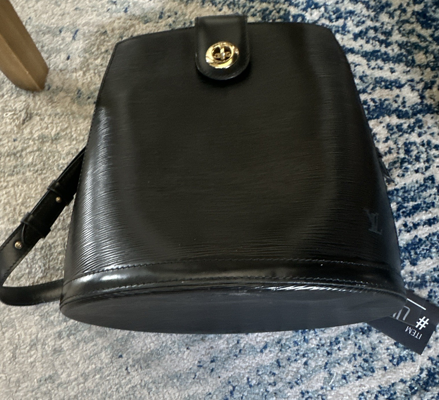 Louis Vuitton Black Epi Shoulder Bag Turn Lock Gold Hardware Detachable Strap