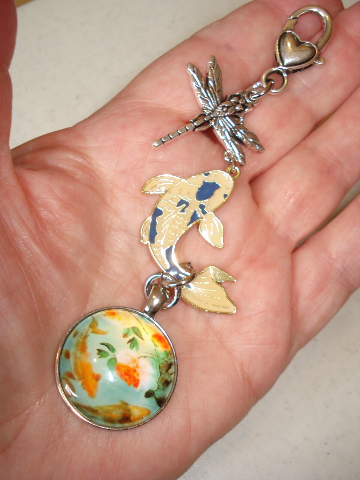 4 3/4″ Drop Cabochon, Koi Fish Chasing Dragonfly Heart Key Ring Dangle Glitz #2