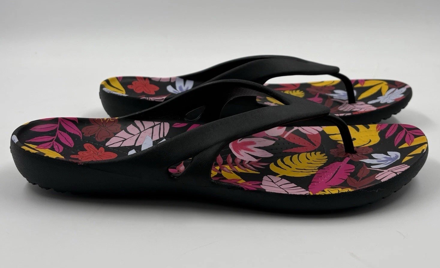 Crocs Kadee II Tropical Floral Flip Flop Beach/Pool Sandal Sz 11 Never Worn