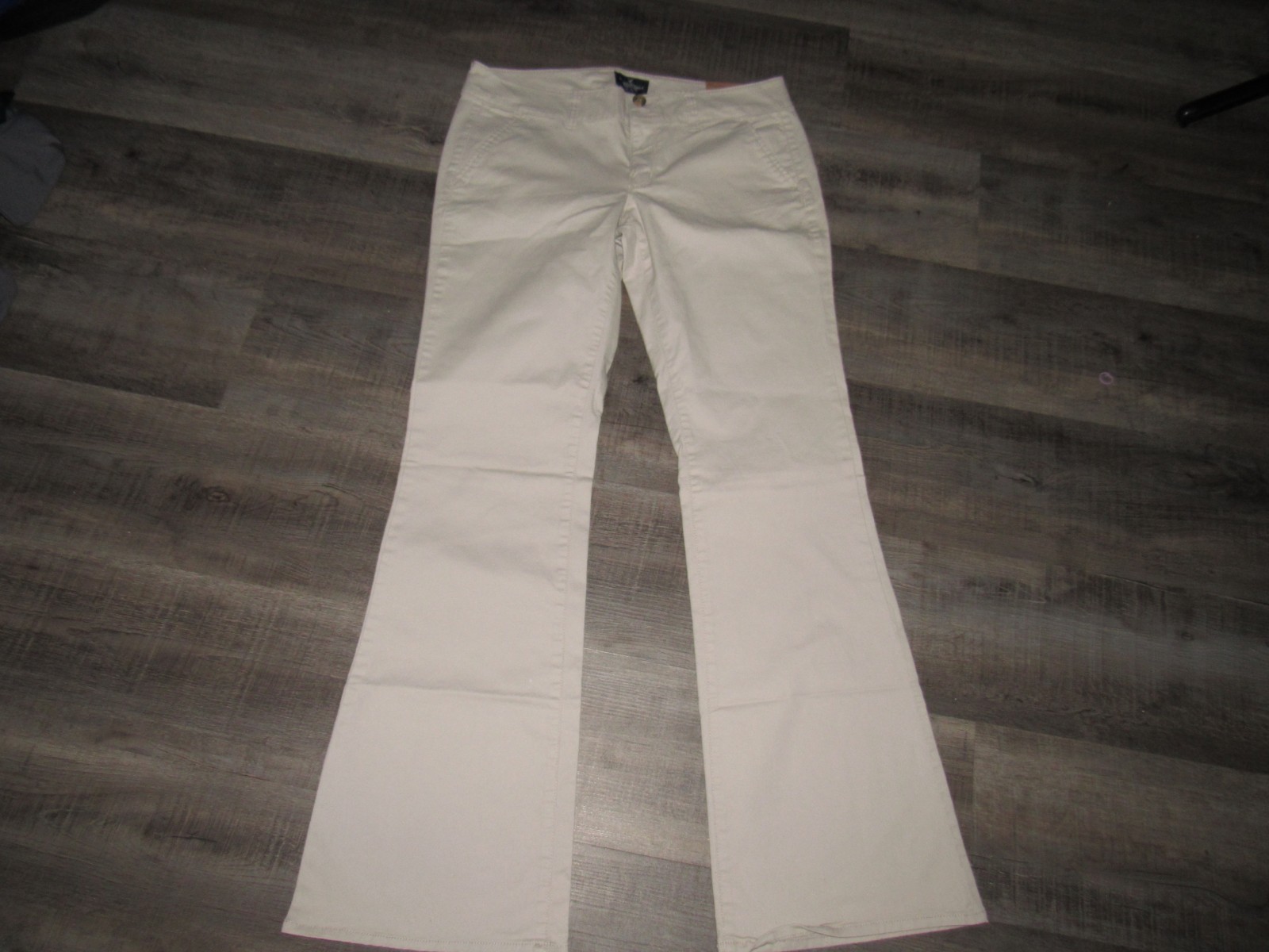 NWT New AMERICAN EAGLE Women’s Sz 6 Reg Tan Artist Pants Flared Stretch Low Rise