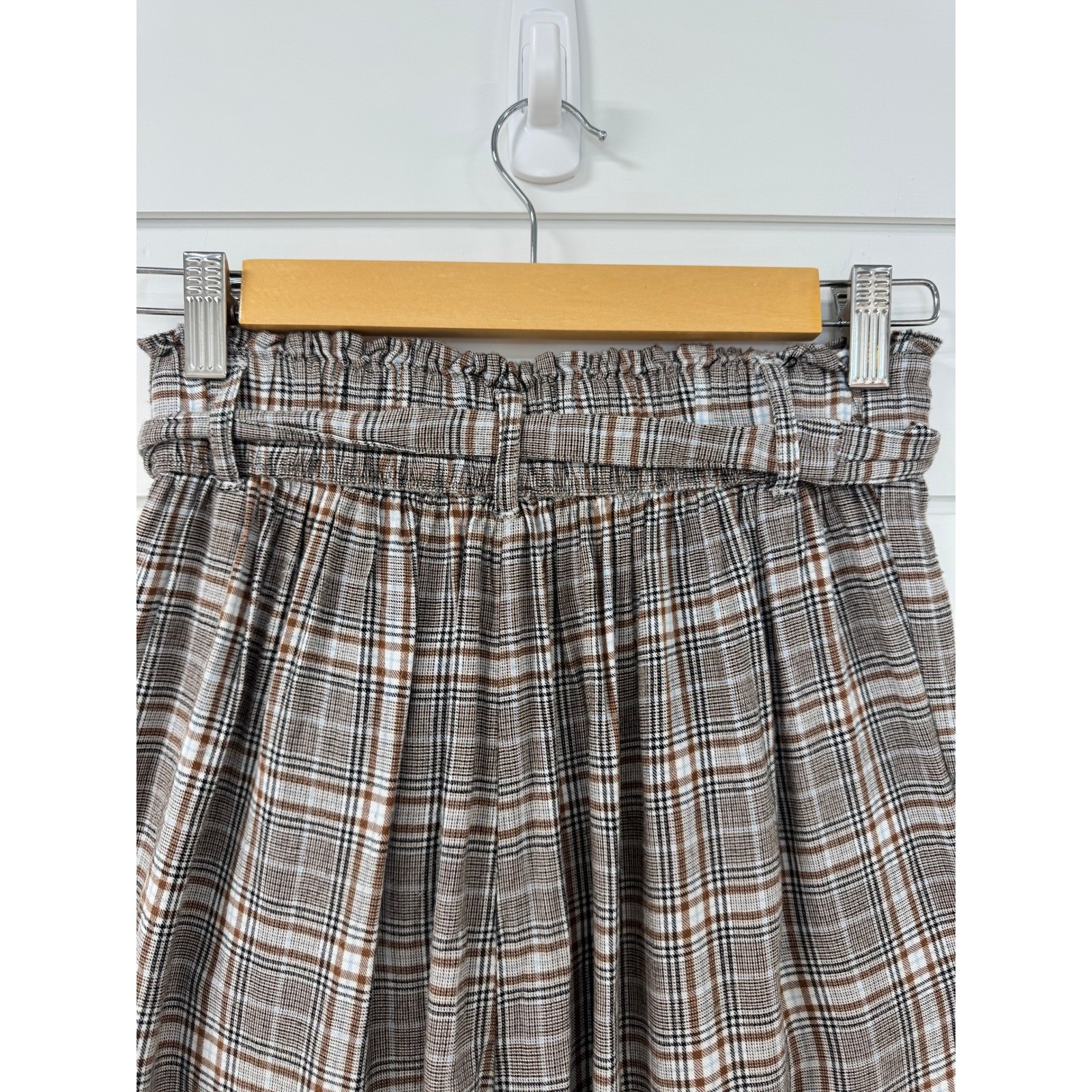 American Eagle Brown Plaid Paperbag Waist Pants XS Tapered Leg Button Front Tie