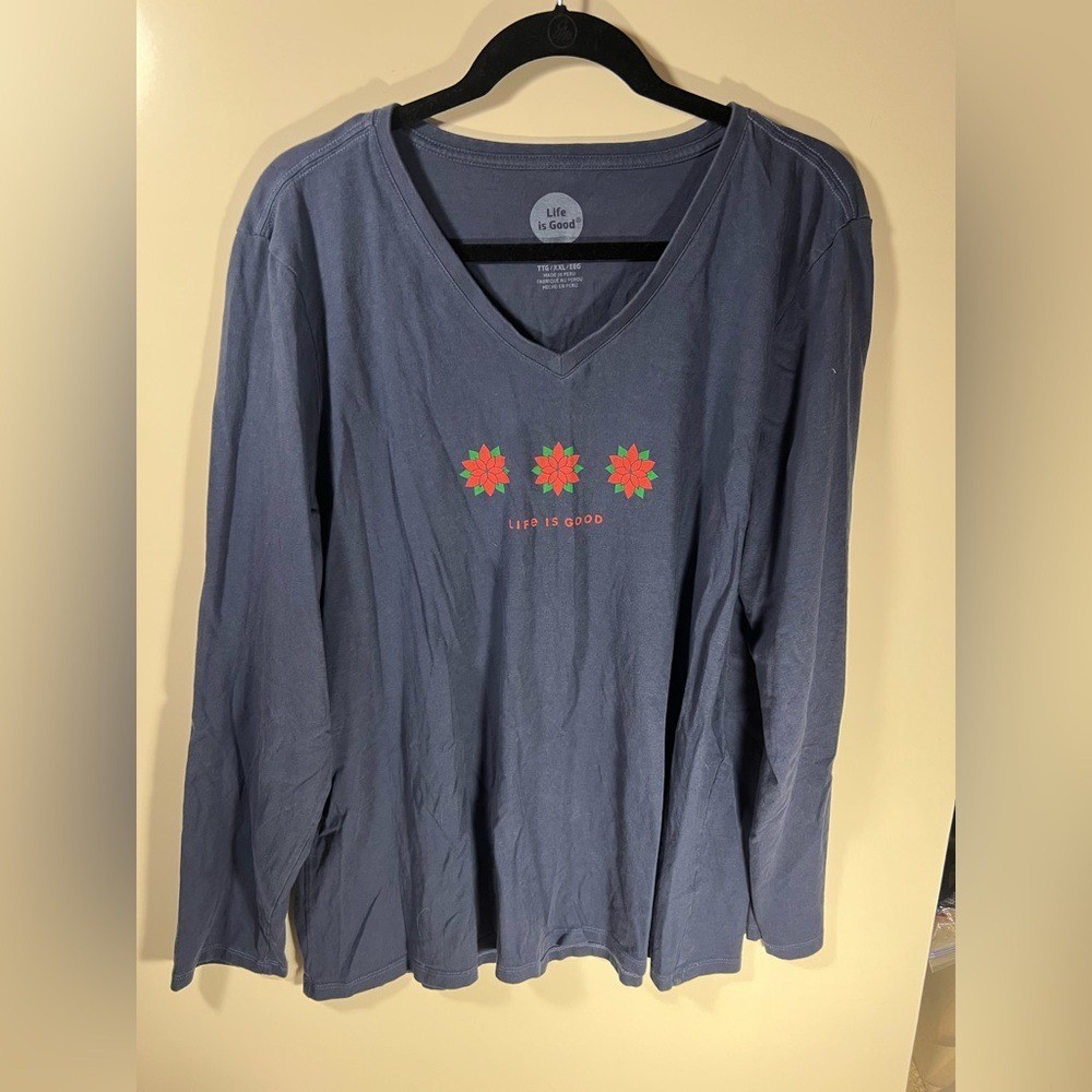 Life Is Good Crusher Women’s Navy Long Sleeve Tee Poinsettia XXL