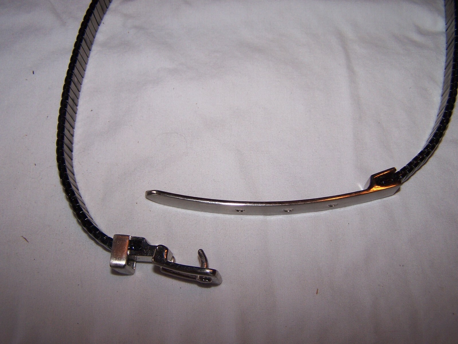 Adjustable Black Elastic Metal Belt w Silver Tone Buckle – 26″ 27″ 28″ 29″ 30″ +