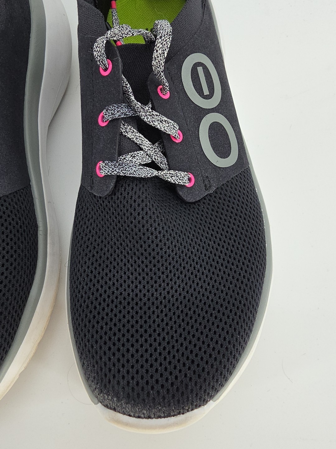 OOFOS OOmy Stride Recovery Comfort Shoes Lace Sneakers Womens Size 11 Black Pink