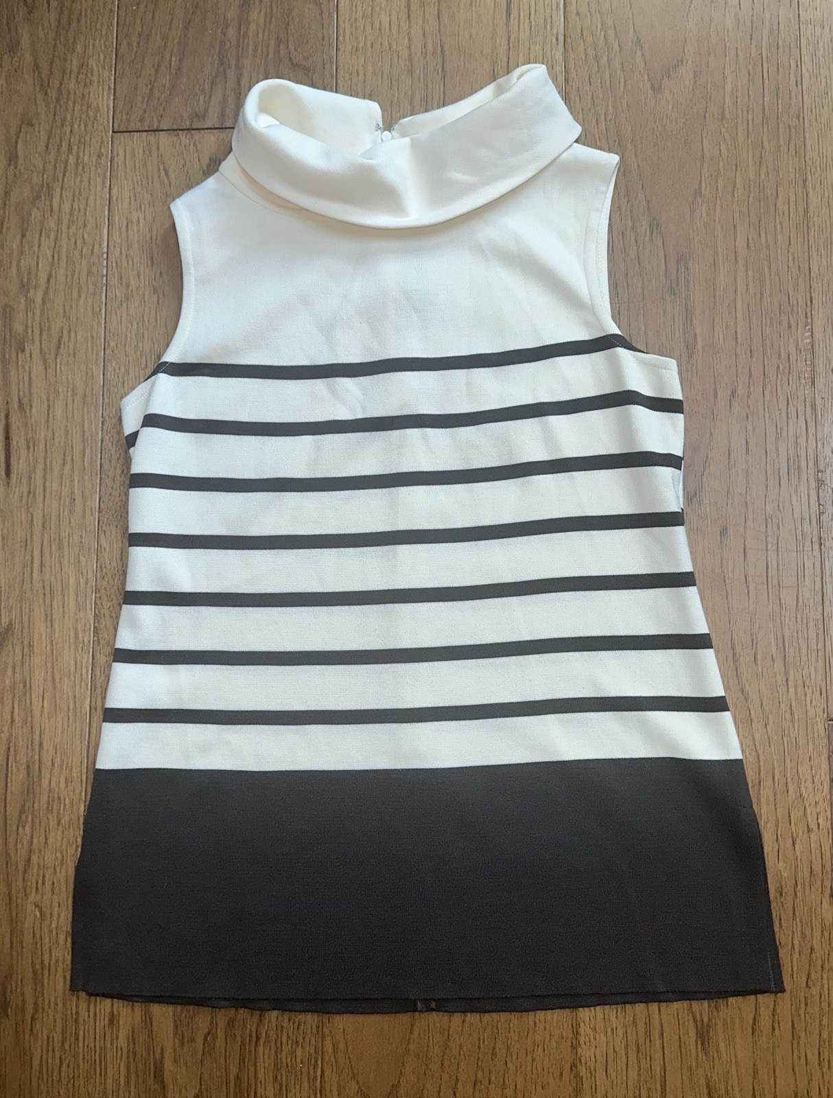 St. John Cream Brown Striped Mock Neck Sleeveless Knit Top Tunic Wool Blend 10