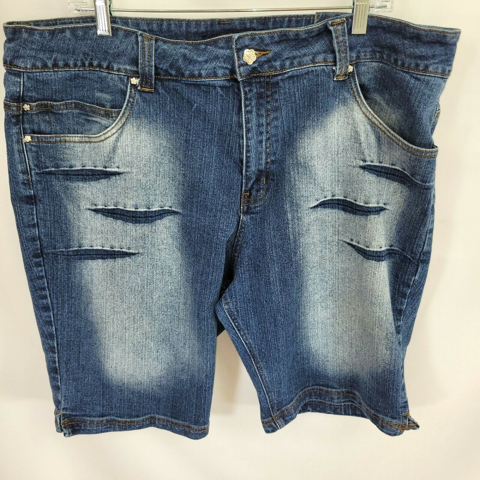 Crest Jeans Plus 21/22 Denim Stretch Shorts 41″ x 11 1/2″ Blue Distressed