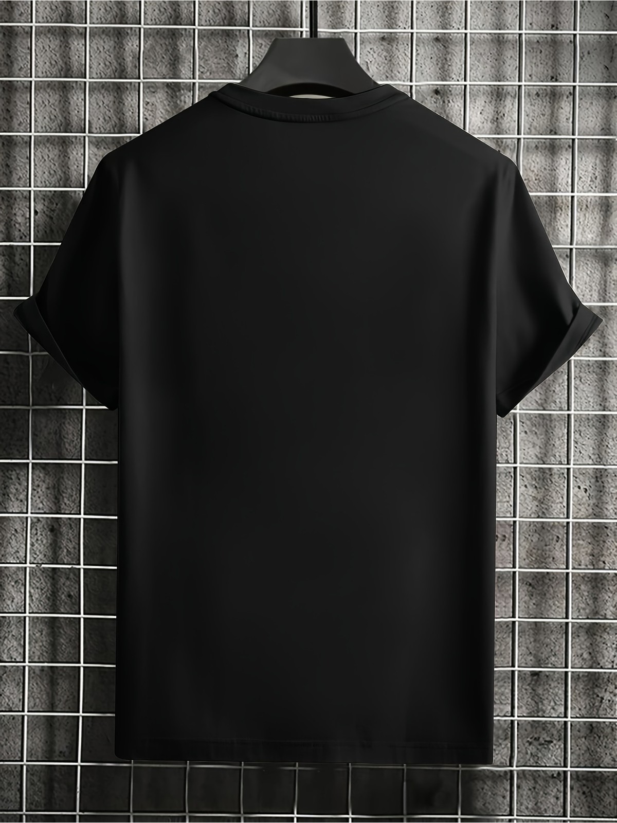 Casual Women’S Round Neck Tee Featuring a Vibrant Butterfly Design