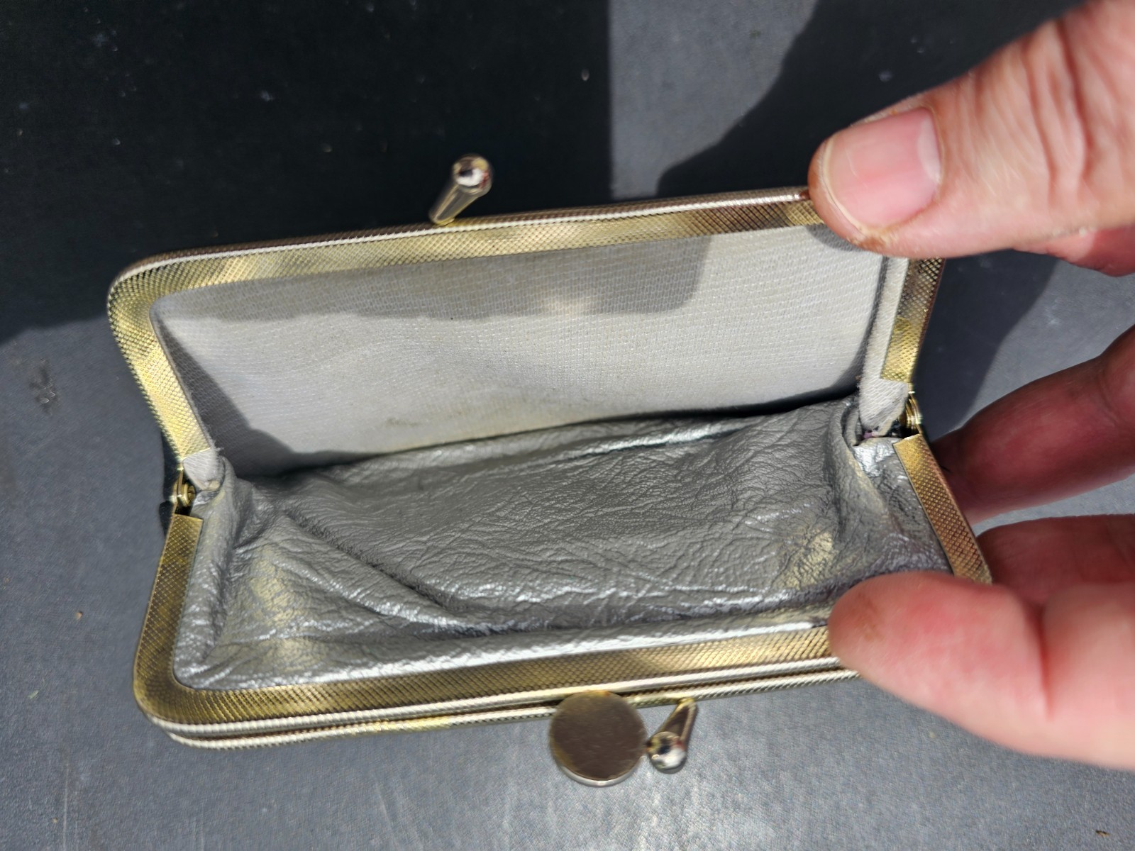 Vintage Black Leather Double Kiss Lock Coin Purse Change Purse w/ Zipper Pocket