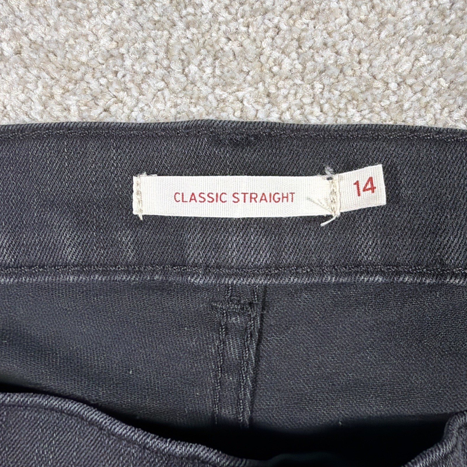 Levis Womens Classic Straight Leg Jean 8 (FITS 35 X 27) Dark Charcoal Gray Denim