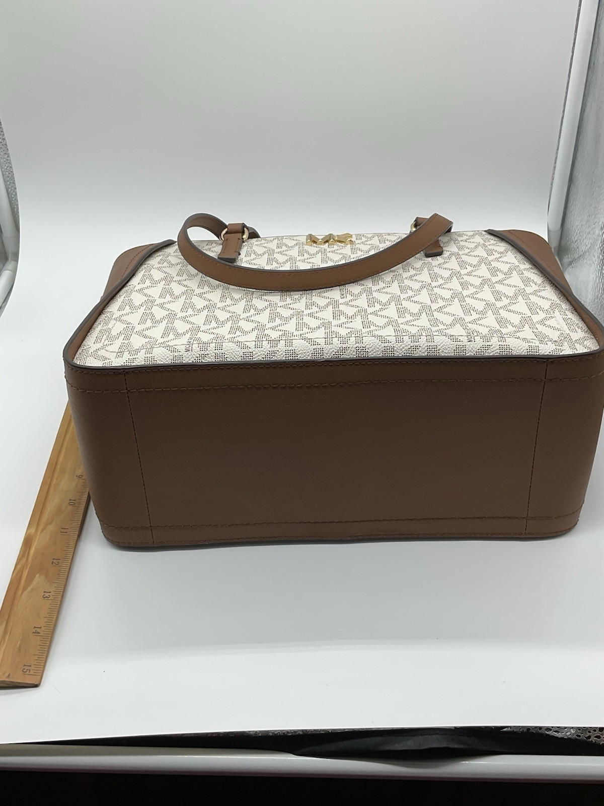 Michael Kors Sylvia Medium Tote Handbag Purse Vanilla/Lugg