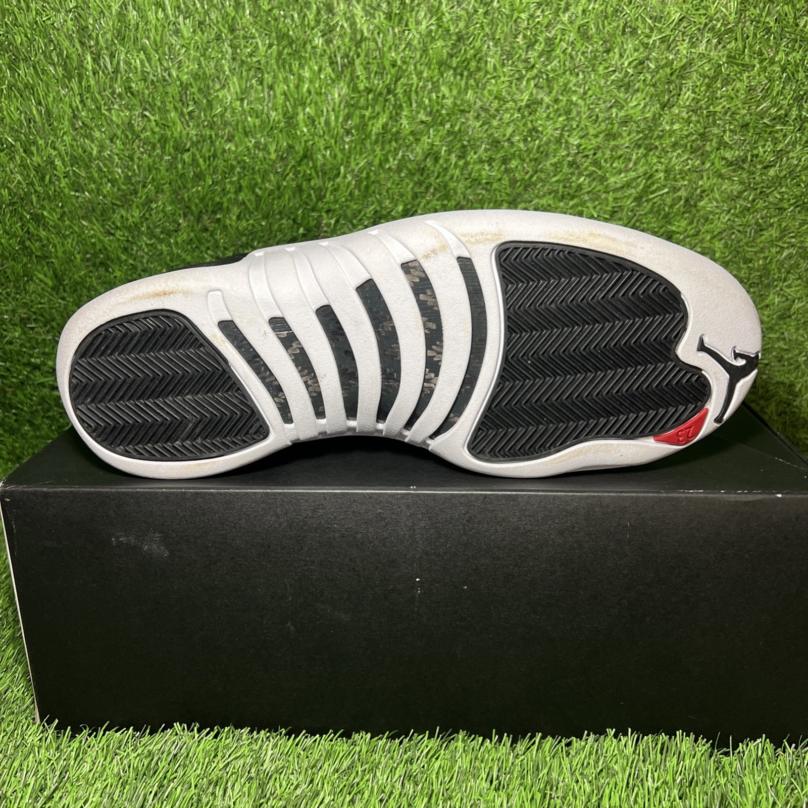 Size 10.5 – RIGHT SHOE ONLY Jordan 12 Retro Mid Playoff ONLY 1 Shoe