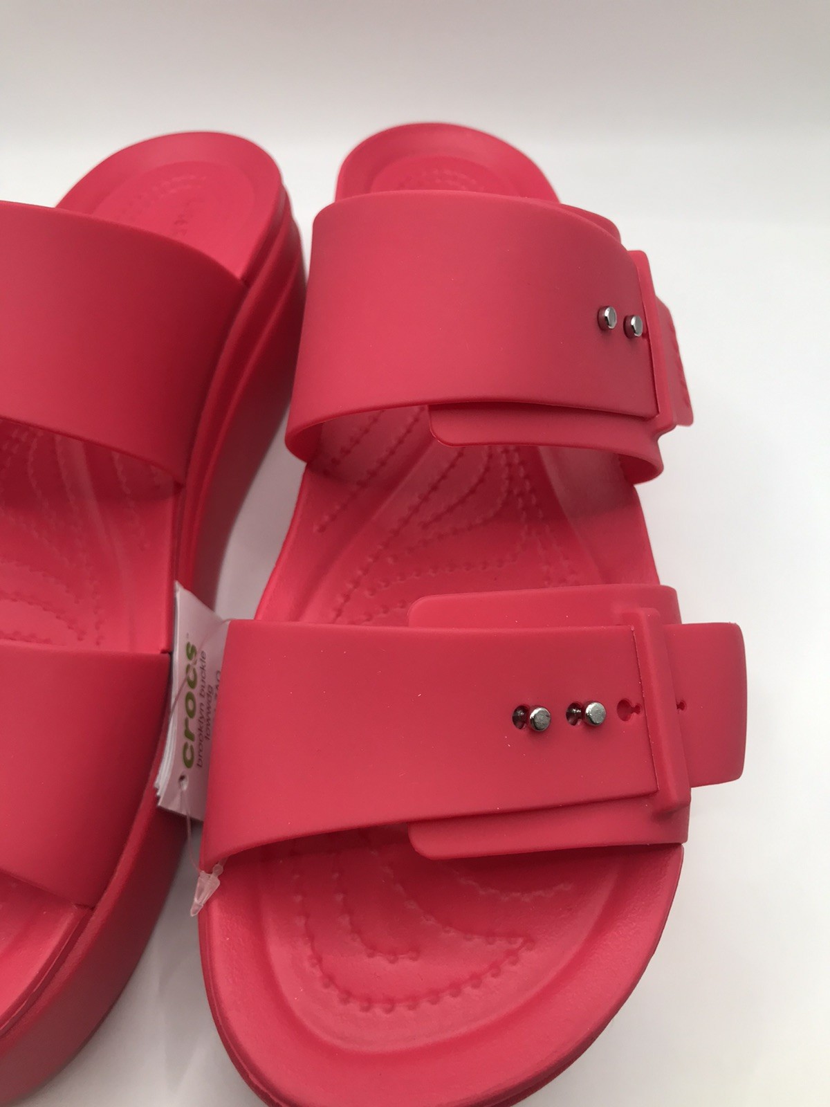WOMEN’S CROCS WATERMELON RED BROOKLYN BUCKLE LOW WEDGE SLIDE SANDAL SIZE 10 NWT