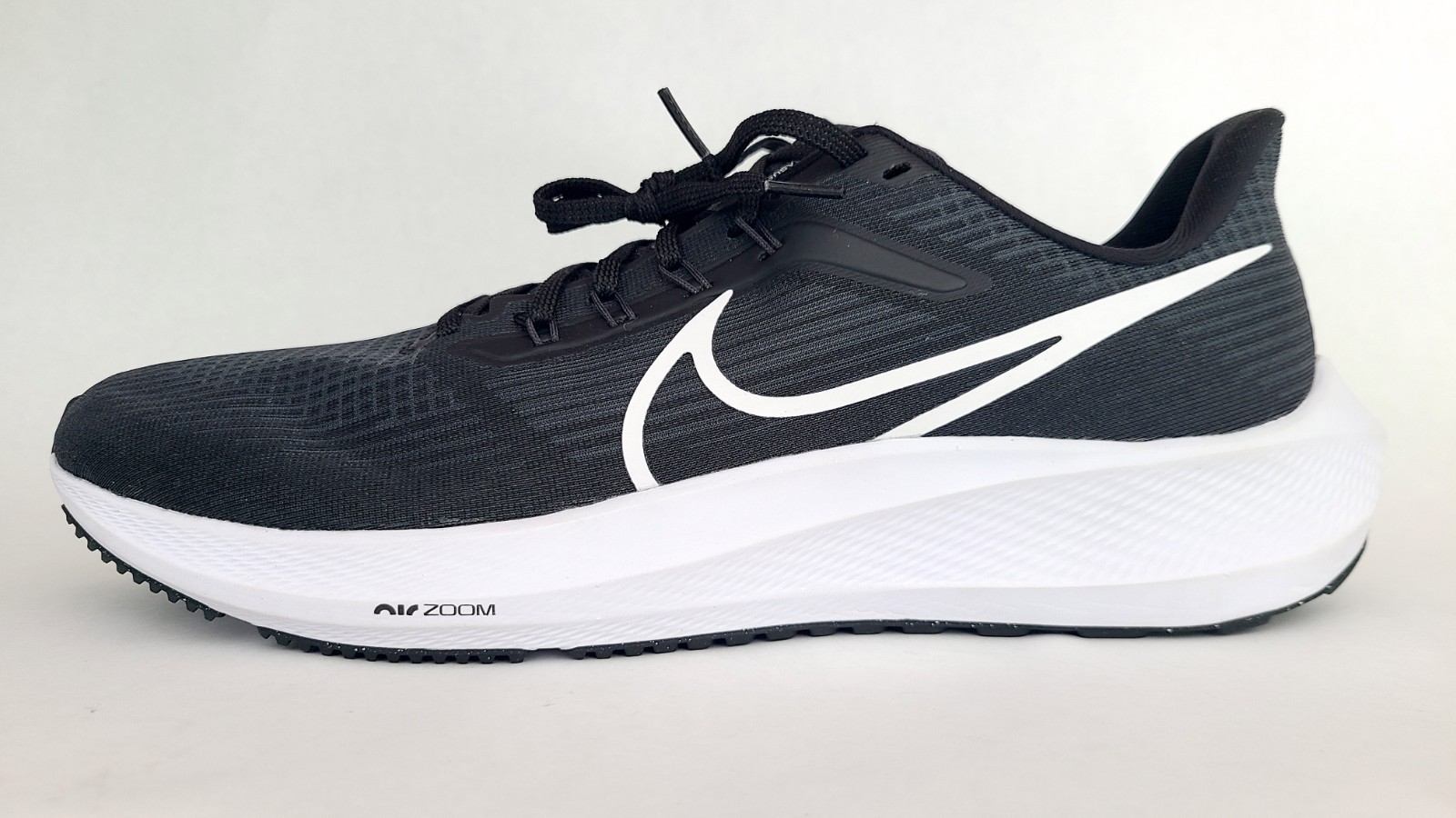 Nike Air Zoom Pegasus 39 Running Shoes Men’s Size 13 Black White DH4071-001 NEW