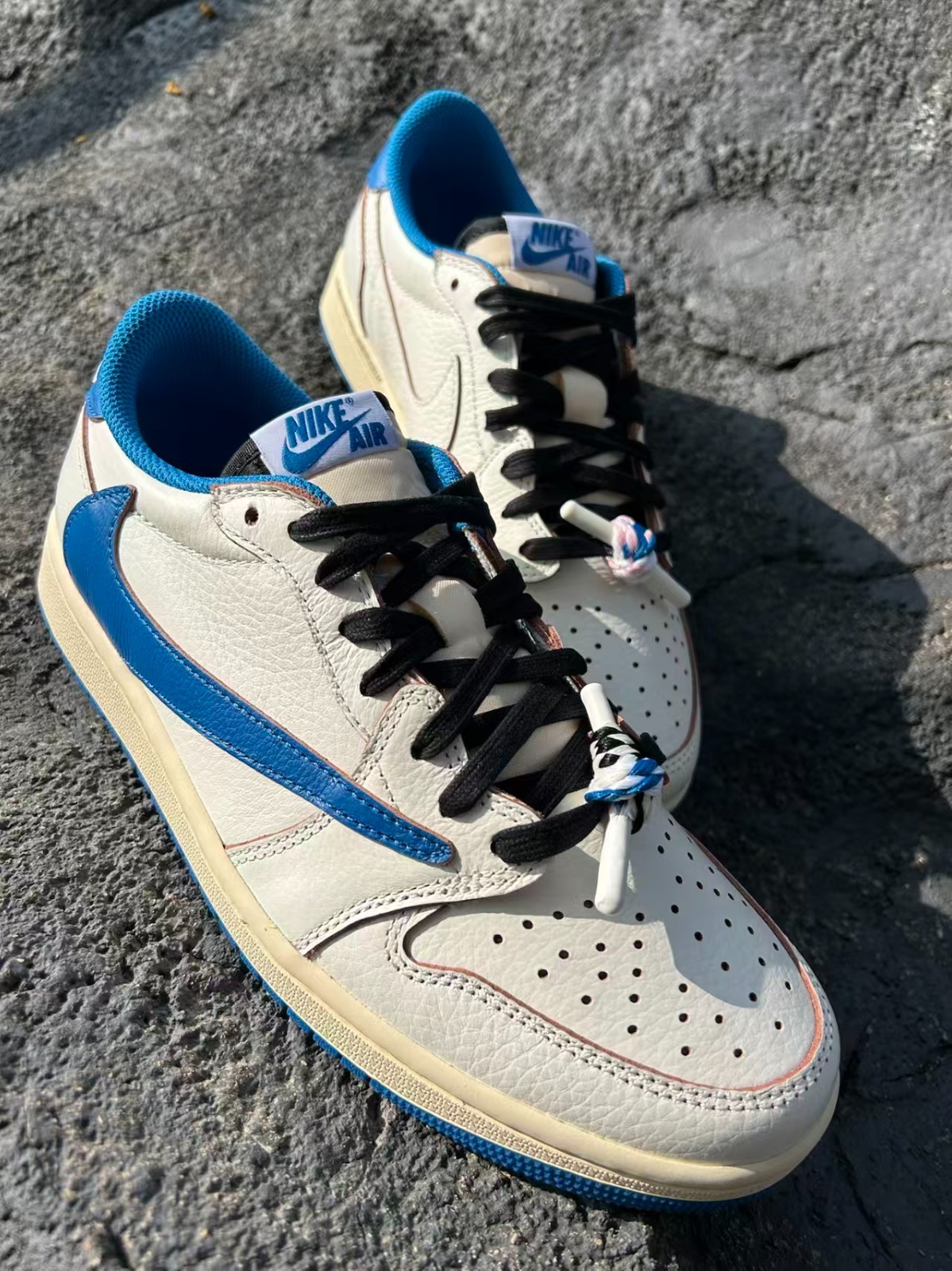 DM7866-104 Free Shipping Fragment Design x Travis Scott x Air Jordan 1 Retro Low