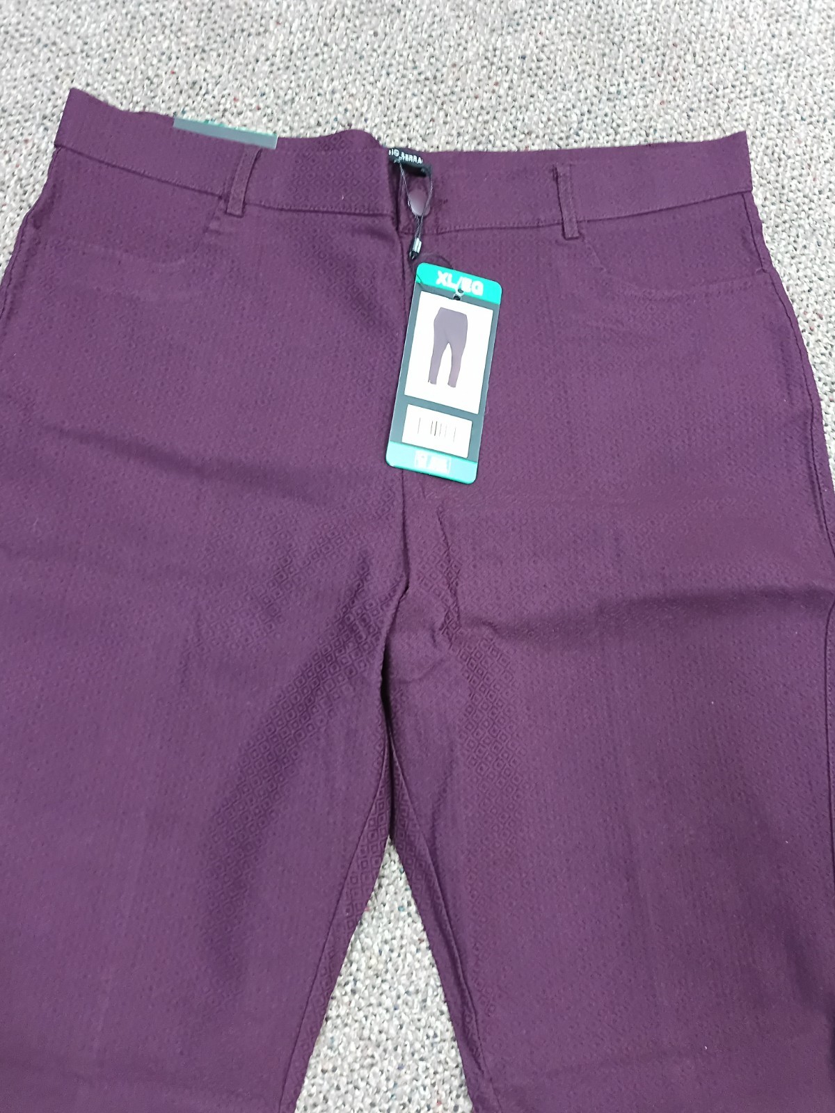 New Mario Serrani Women’s Textured Pull On Capri Pants Extra Large XL Burgundy