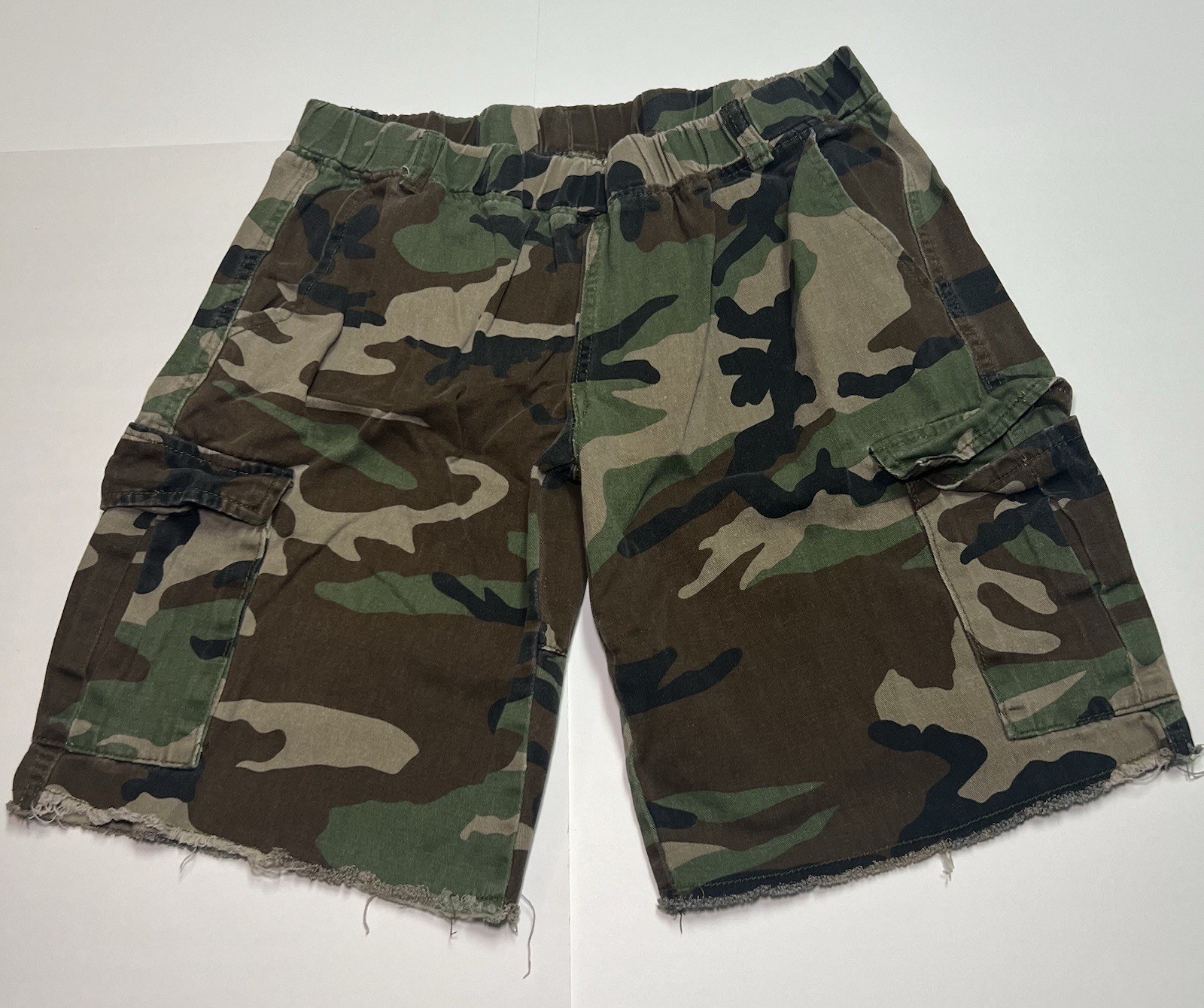 SEC 31 Y2K Woodland Camo Cargo Shorts Mens Elastic Waist Cut Off 16