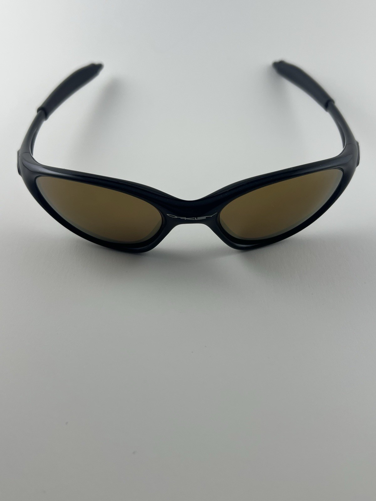 Oakley Minute 1.0 Metallic Black Frame Gold Iridium Lens Silver Icons XX RARE