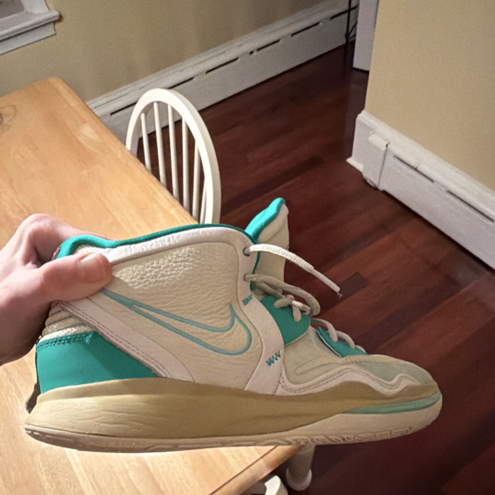 Nike White Teal Mid Top Men’s Lace Up Basketball Sneaker Activewear