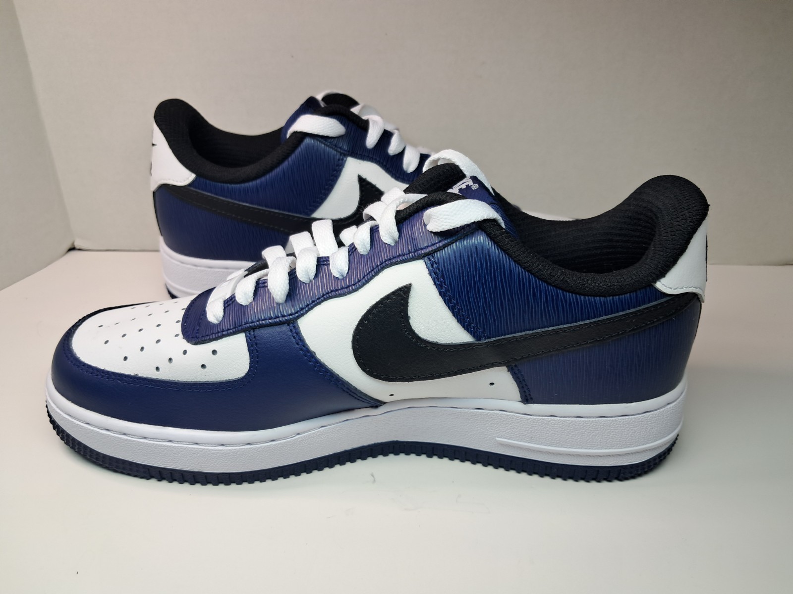 Nike Air Force 1 Men’s Size 9 Blue & White Athletic Outdoor